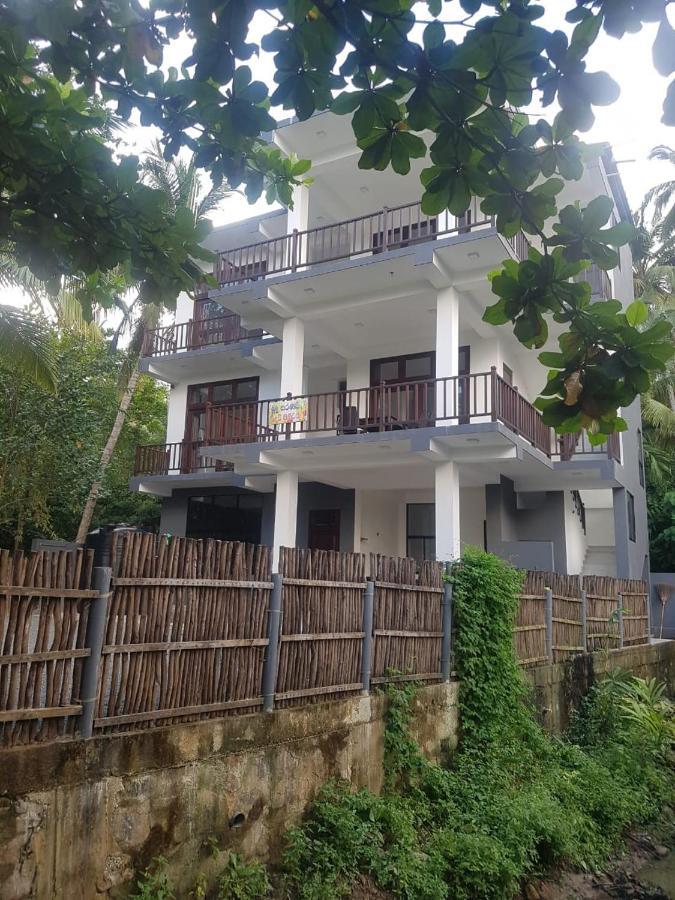 Waves Hiri Hotel Dikwella Exterior foto