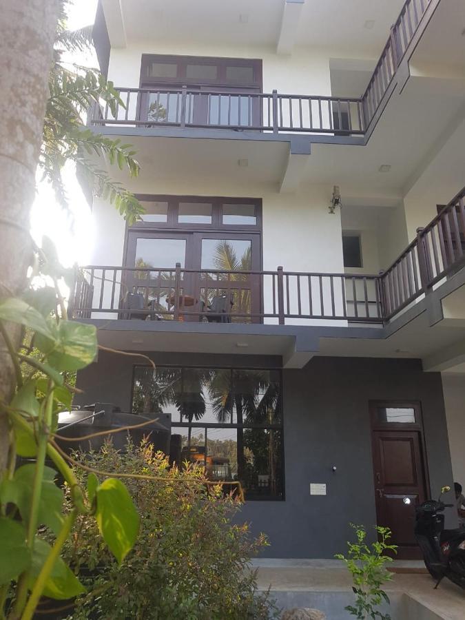 Waves Hiri Hotel Dikwella Exterior foto