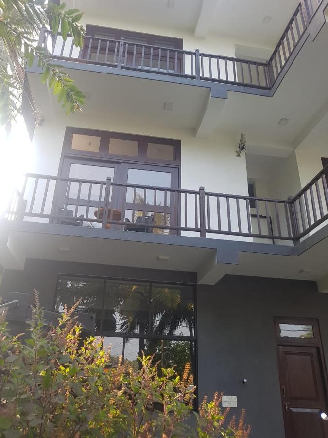 Waves Hiri Hotel Dikwella Exterior foto